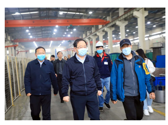 省经信厅牛弩韬厅长一行莅临CQ9传奇电子调研